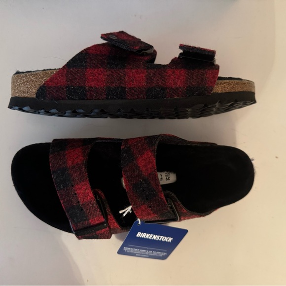 BIRKENSTOCK Arizona Rivet plaid red shearling wool sandal. Size: 8, 39 - Picture 7 of 13